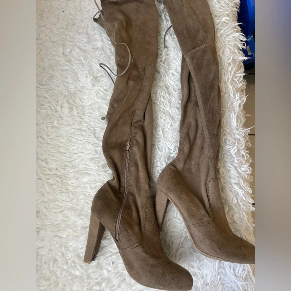 Thought boots - Picture 1 of 1
